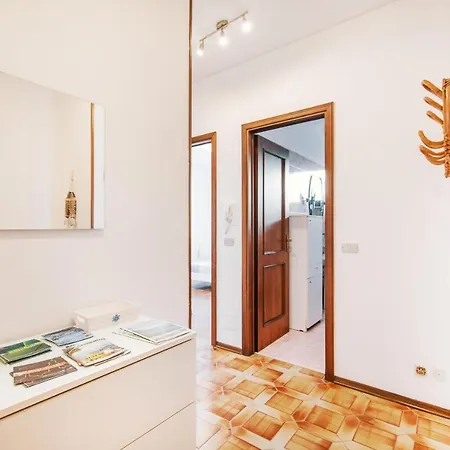 Silent Apartment Apartman *